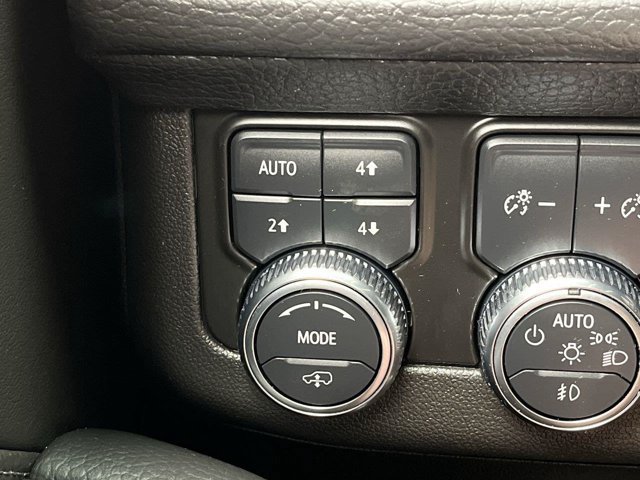 Used 2024 Onyx Black GMC Denali image 18