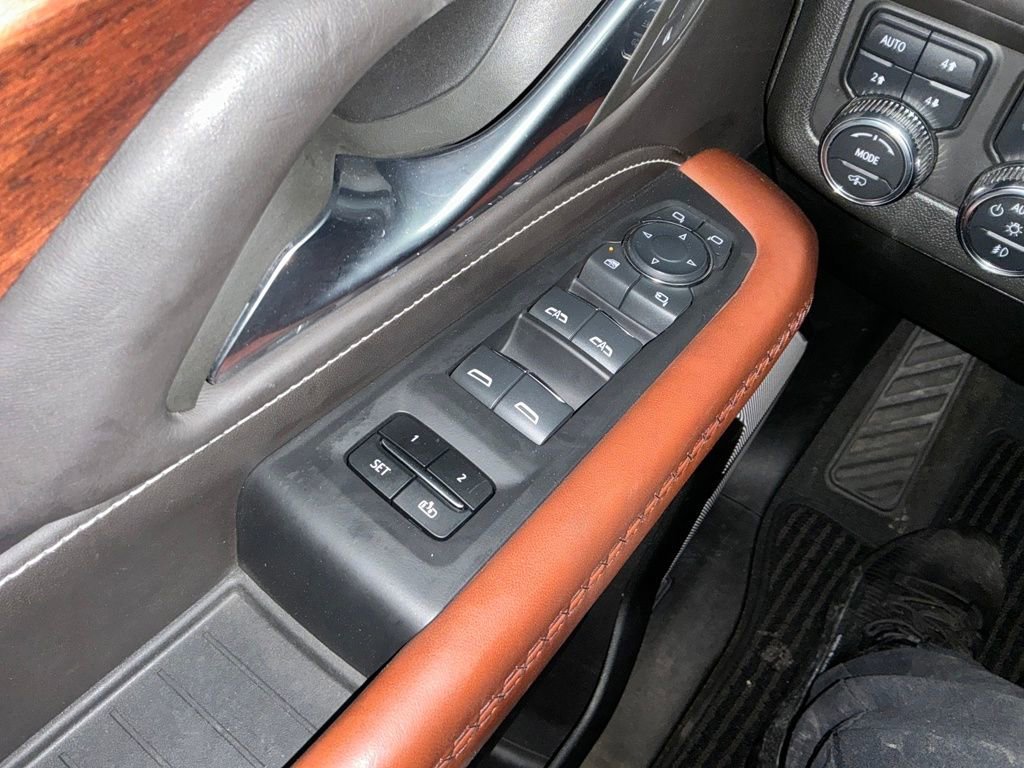 2024 GMC Yukon Denali Ultimate - Photo 8