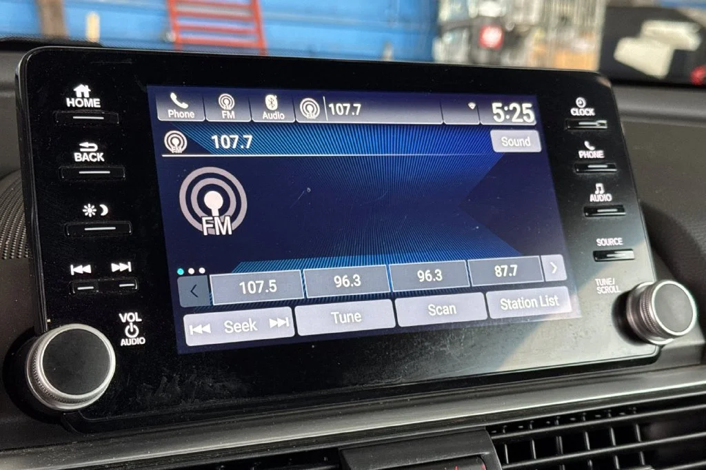 Used 2020 Platinum White Pearl Honda Sport image 19