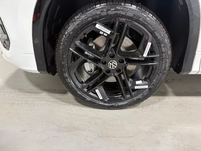 New 2026 White/off-white Volkswagen 2.0T SE R-Line Black image 8