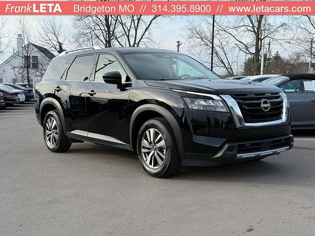 2025 Nissan Pathfinder SL 4WD