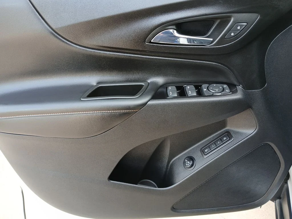 Used 2022 Beige Chevrolet Premier image 24