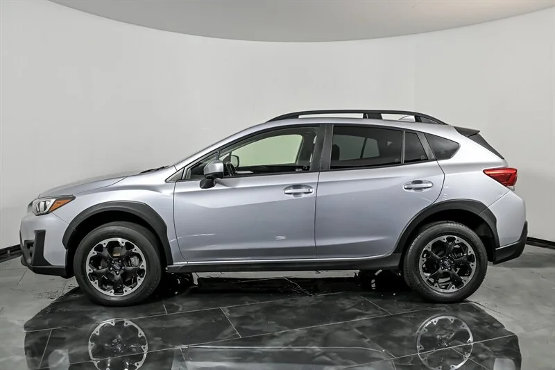 Used 2022  Subaru Premium image 6