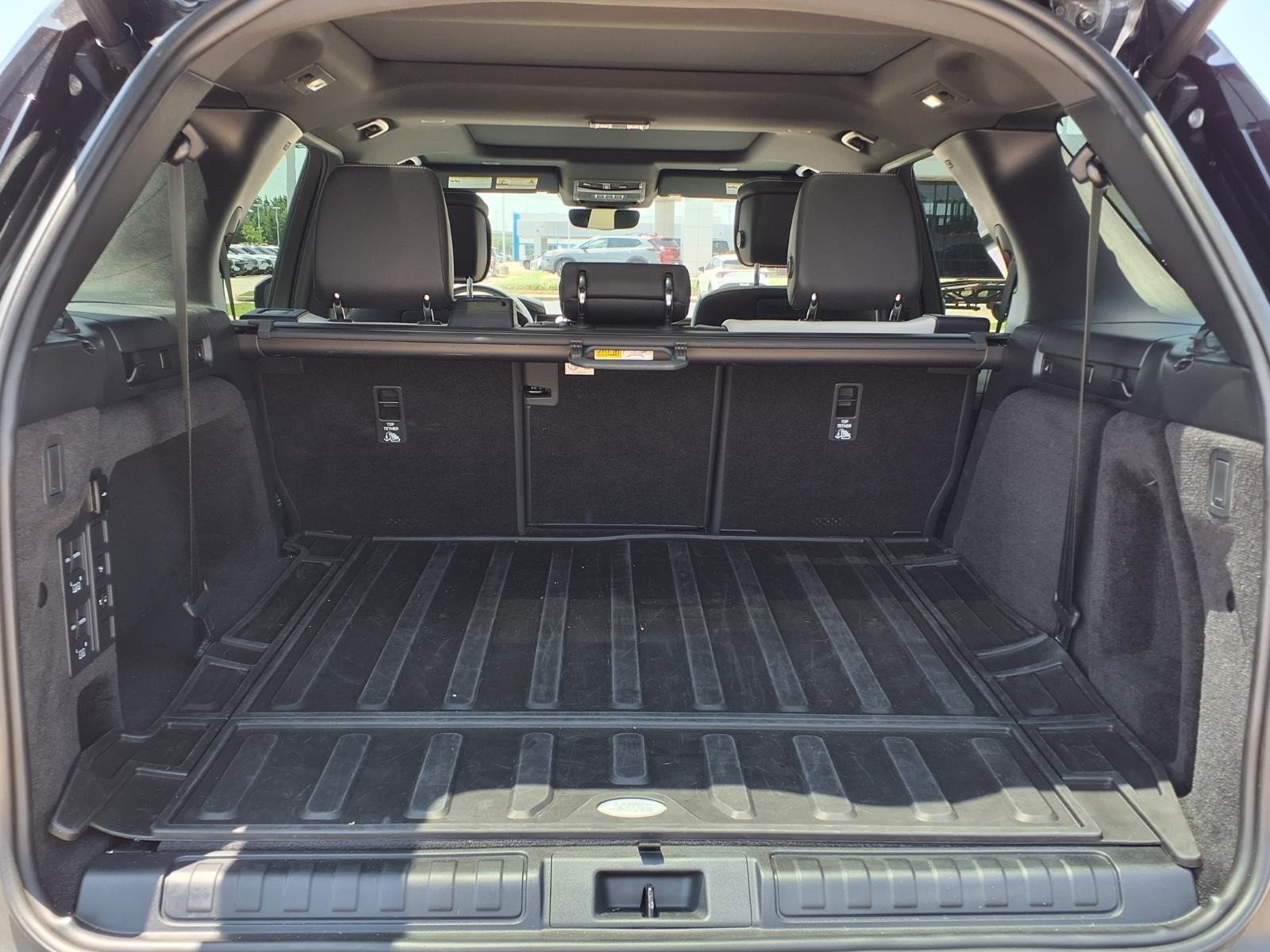 2024 Land Rover Discovery Dynamic SE  at HGreg Houston