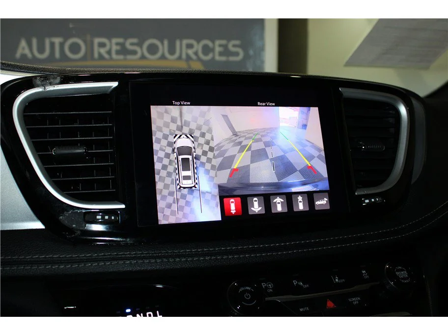 Used 2022 Brilliant Black Crystal Pearlcoat Chrysler Hybrid Touring L image 38