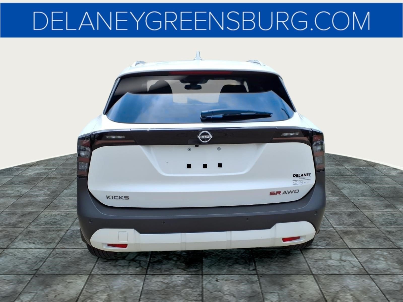 Used 2025 Aspen White Tricoat Qac Nissan SR image 4