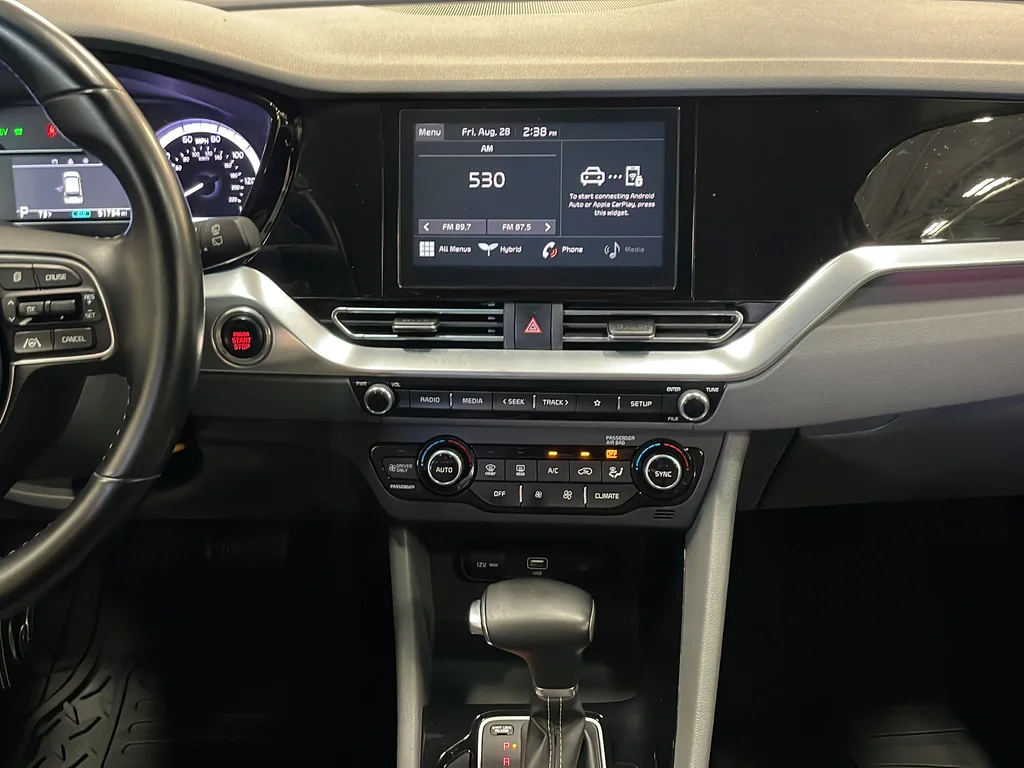 Used 2022 Blue Kia LXS image 19