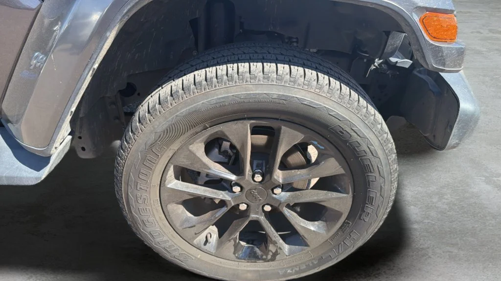 Used 2022 Gray Jeep Unlimited Sahara 4xe image 9