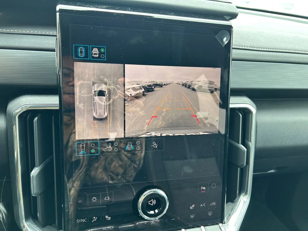 New 2026 Sterling Metallic GMC Elevation image 27