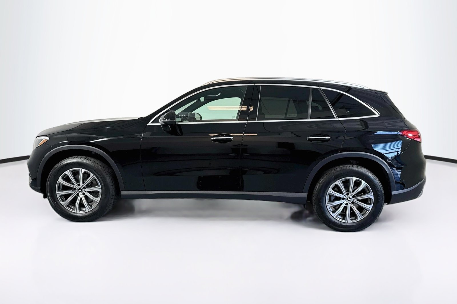 New 2026 Black Mercedes-Benz GLC 300 image 8