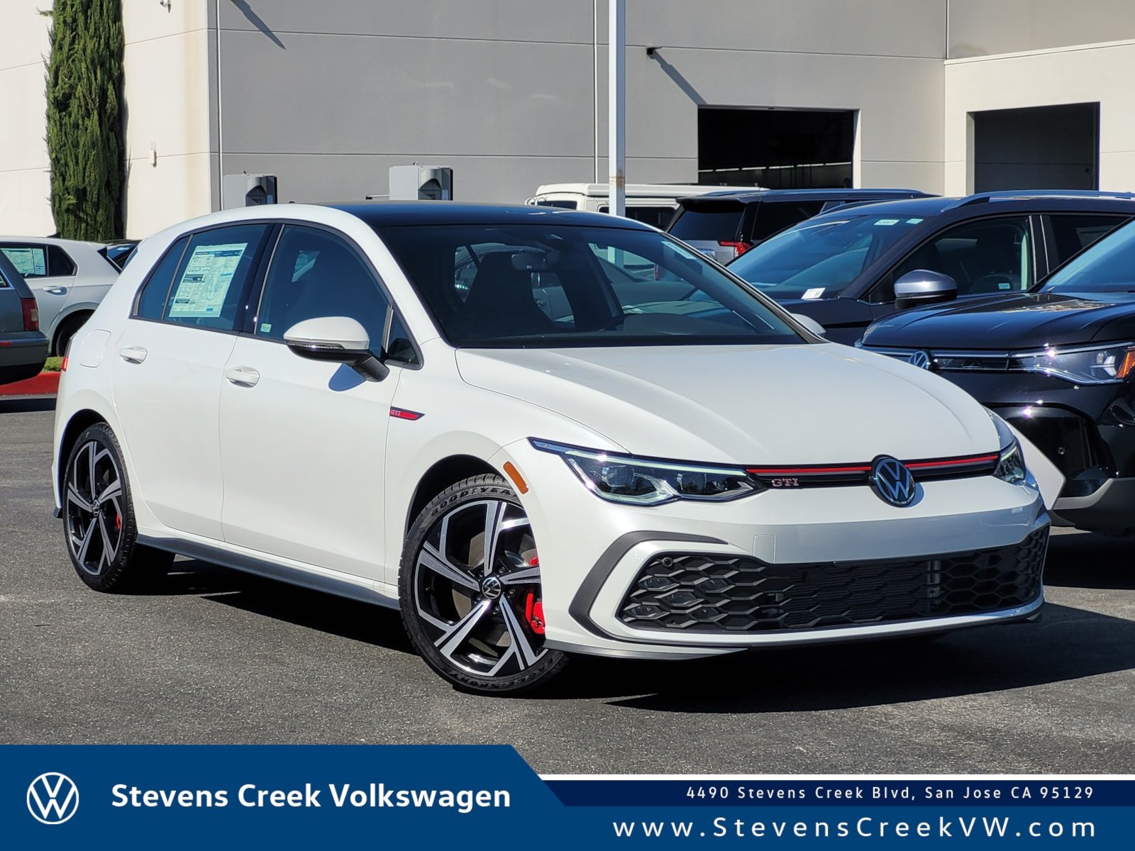 2024 Volkswagen Golf GTI 2.0T SE 4-door DSG's photo