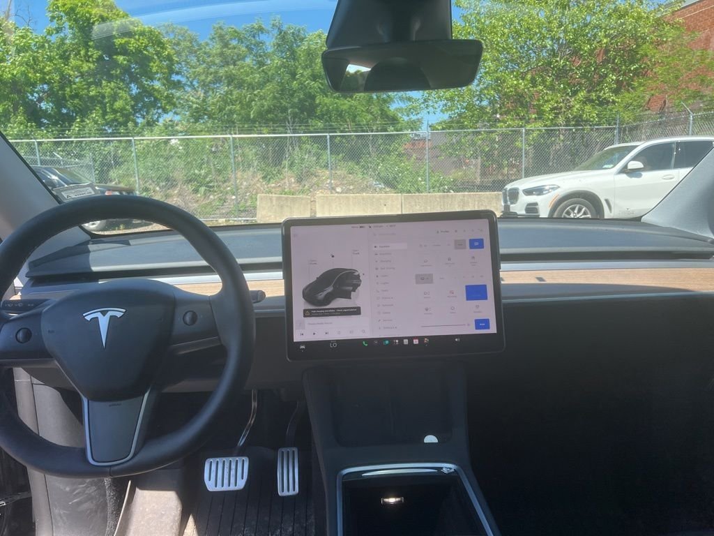 Used 2023  Tesla Performance image 12