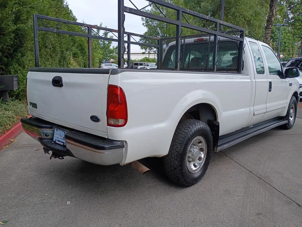 Used 2001 Oxford White Clearcoat Ford XL image 4
