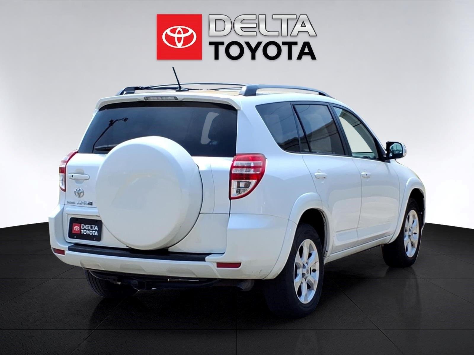 Used 2010 Blizzard Pearl Toyota Limited image 5
