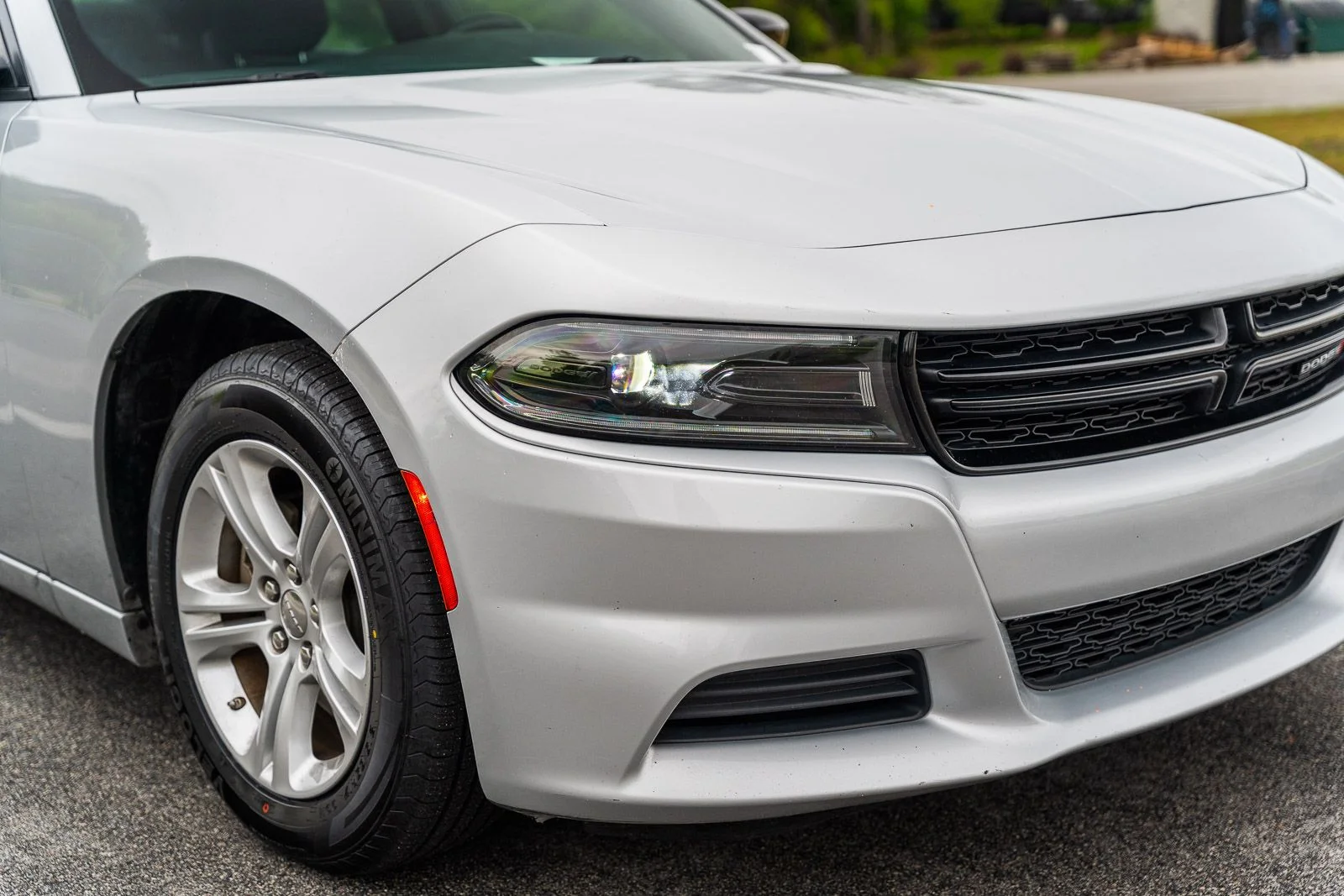 Used 2023 Silver Dodge SXT image 9