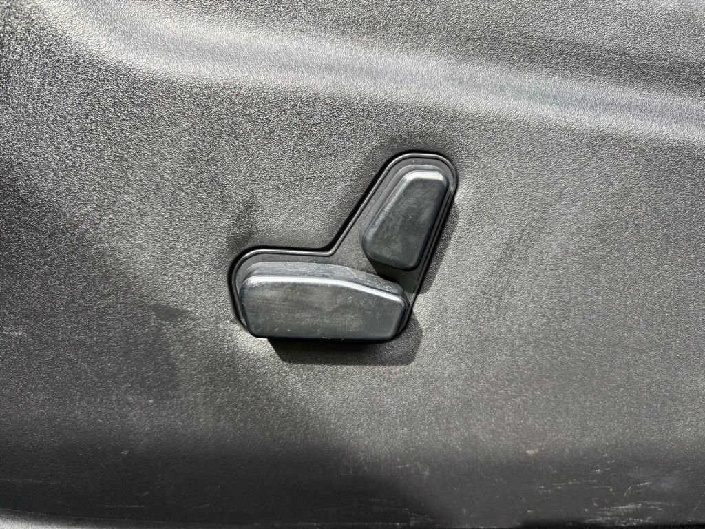 Used 2020 Black Jeep Laredo image 33