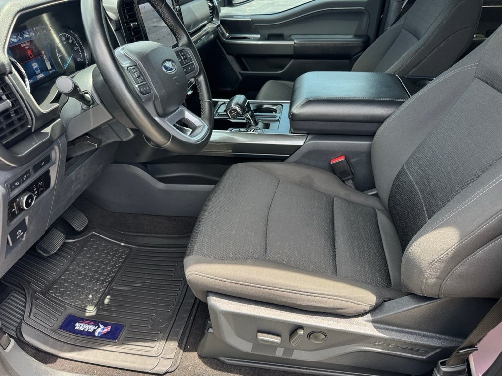 Used 2023 Agate Black Metallic Ford XLT image 10