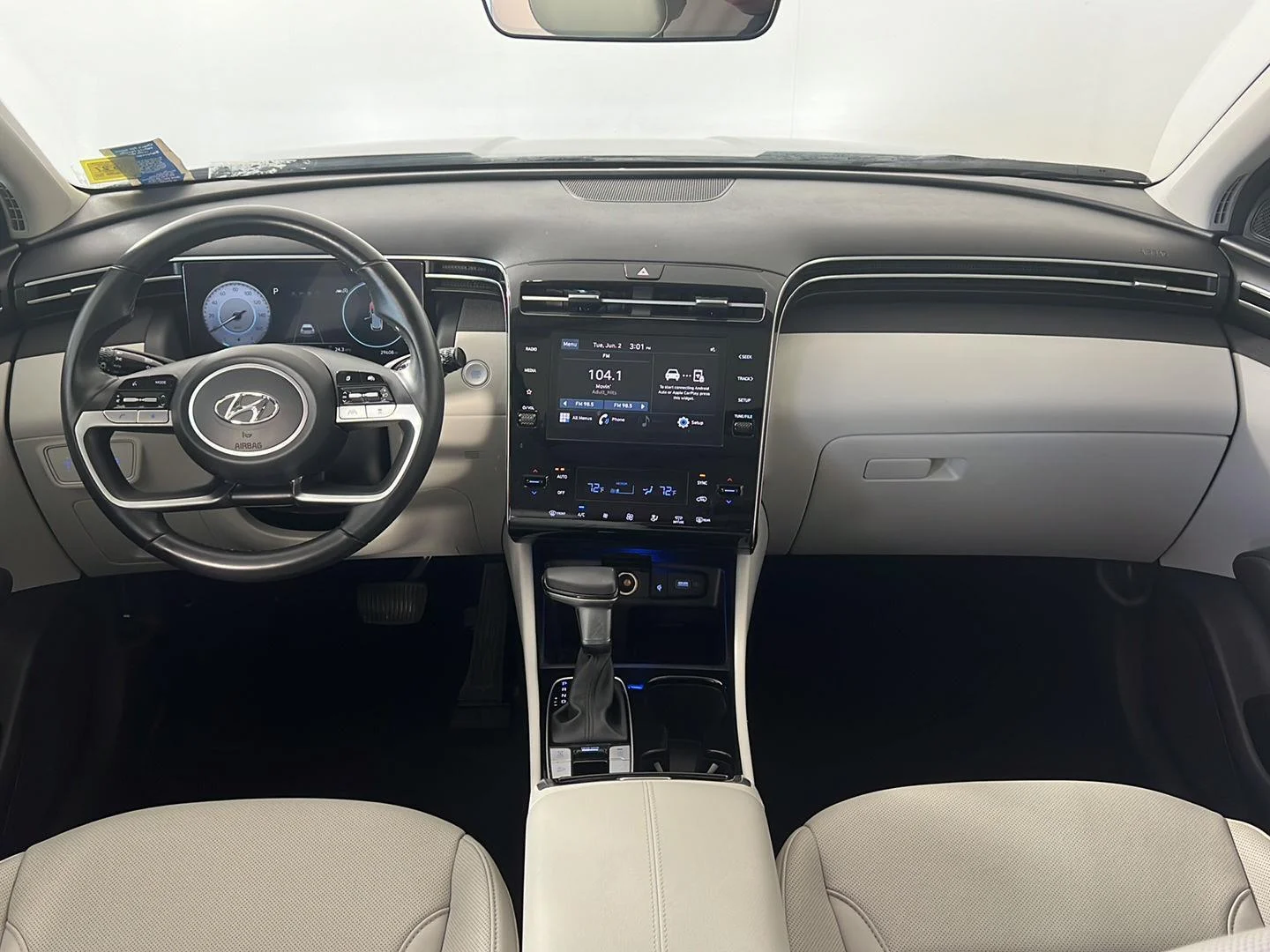 Used 2023 Shimmering Silver Hyundai SEL image 26