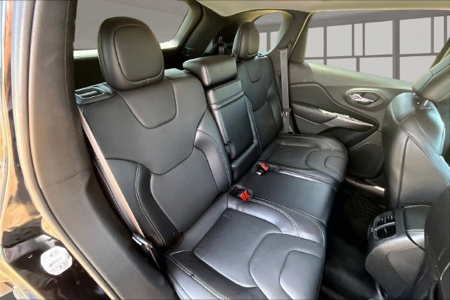 Used 2019 Black Jeep Limited image 28