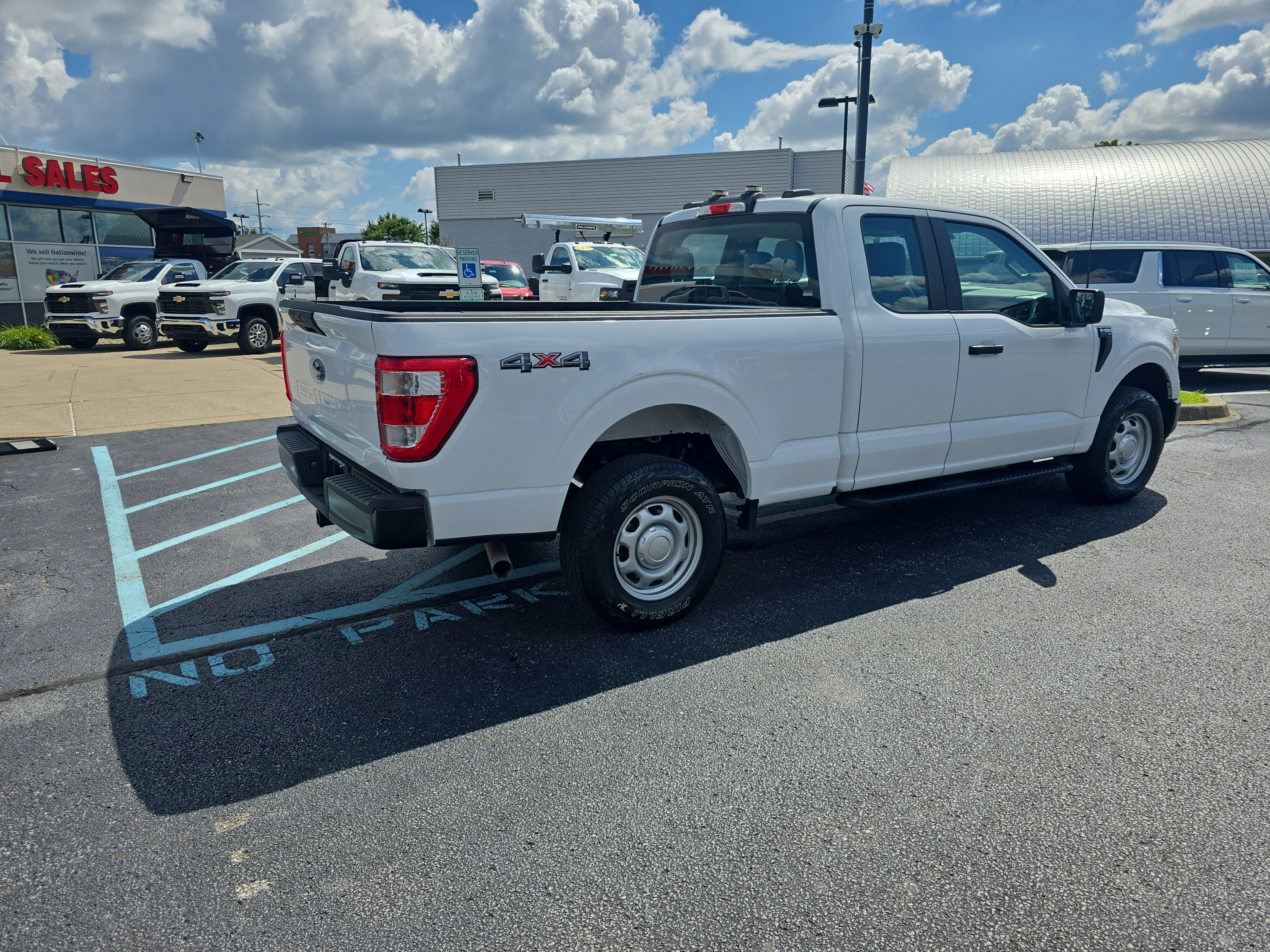 Used 2021 Oxford White Ford XL image 3