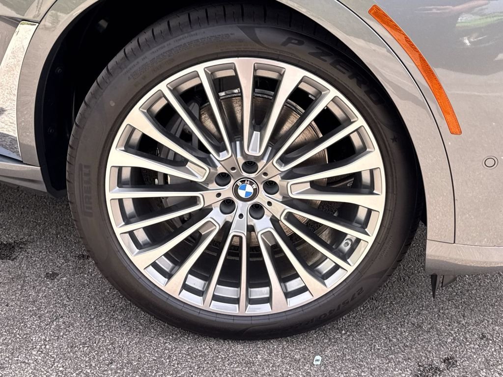 New 2027 Gray BMW xDrive40i image 19