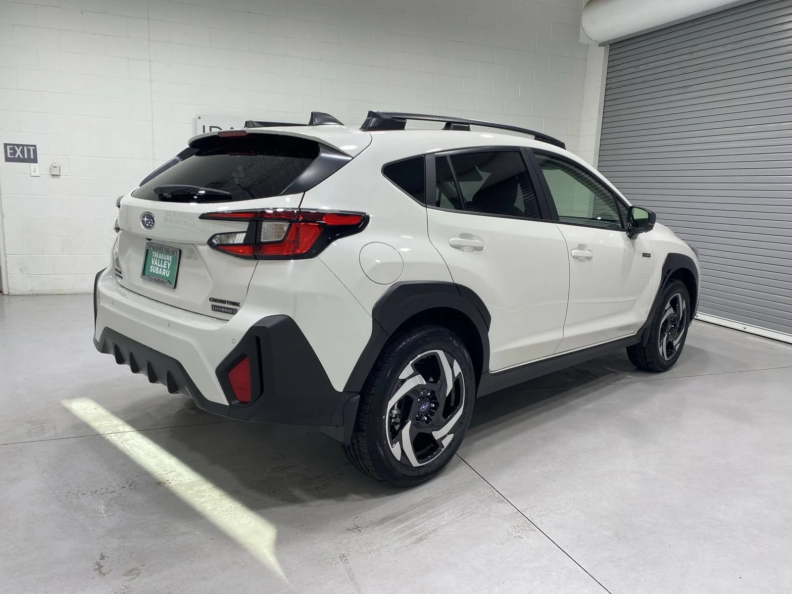 New 2026 CRYSTAL WHITE PEARL Subaru Limited Hybrid image 8