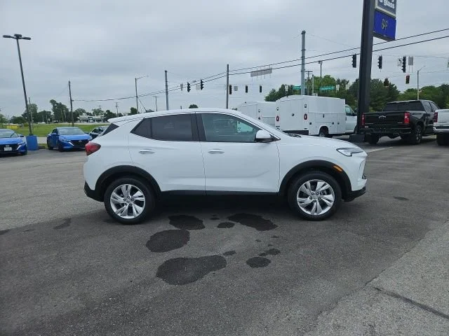 New 2026 Summit White Buick Preferred image 5