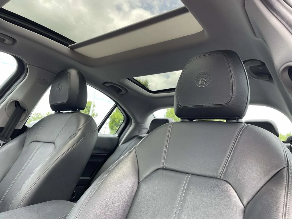 Used 2017 Red Metallic Alfa Romeo Base image 16