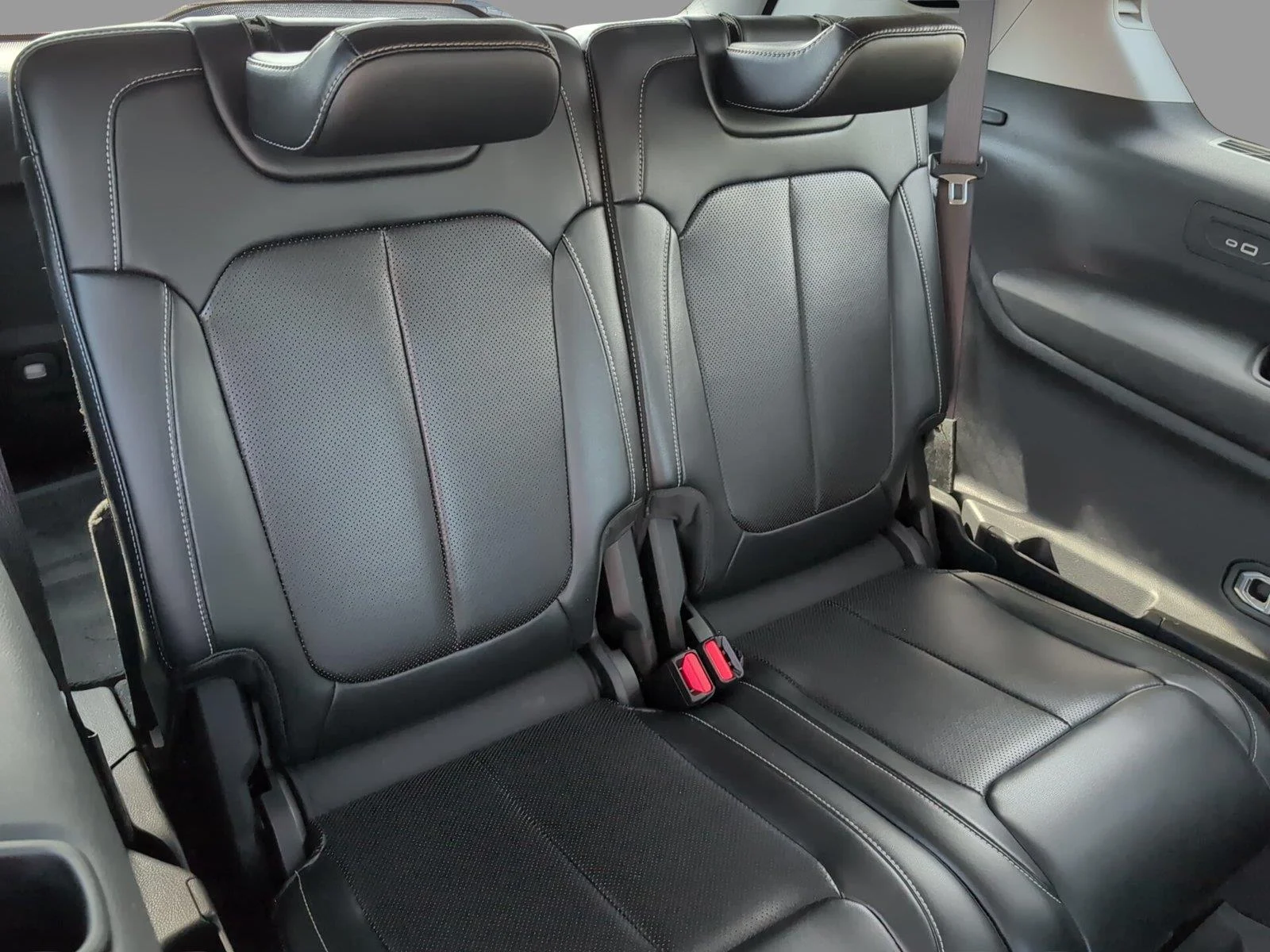 Used 2021 Velvet Red Pearlcoat Jeep Limited image 40