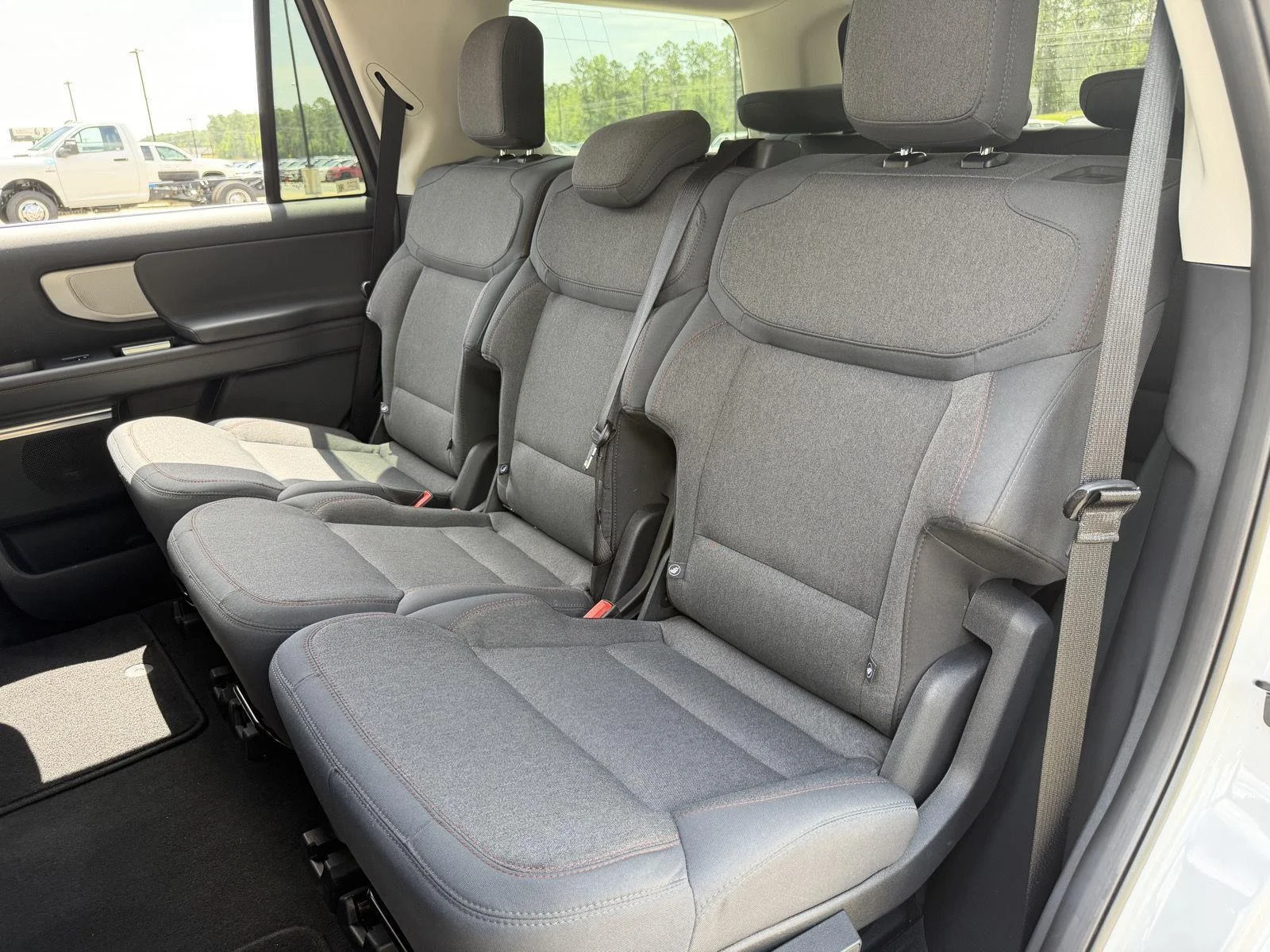 Used 2025 Oxford White Ford Active image 18