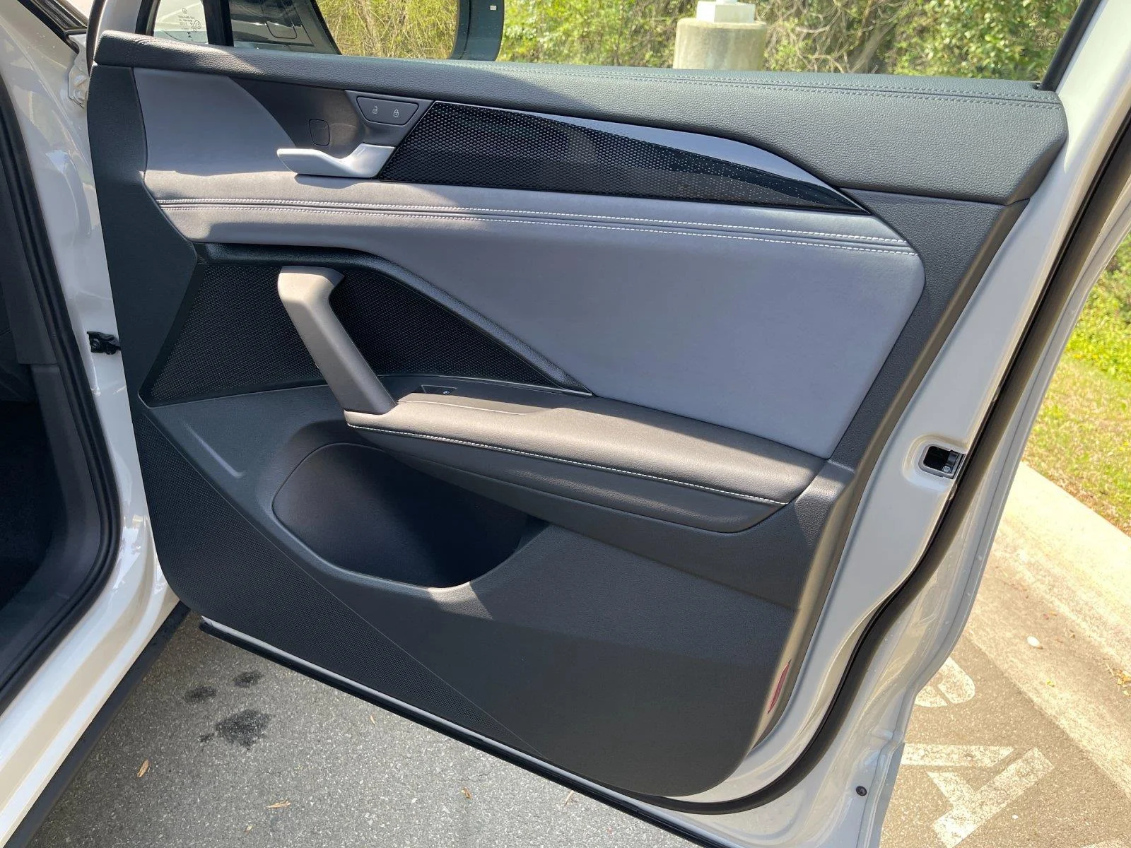 New 2026 Sandstone Volkswagen SE R-Line Black image 40