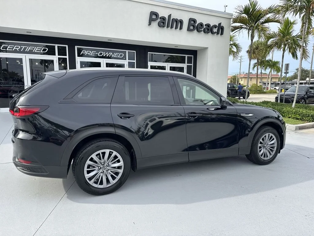 Used 2025 Jet Black Mazda 3.3 Turbo Select image 4