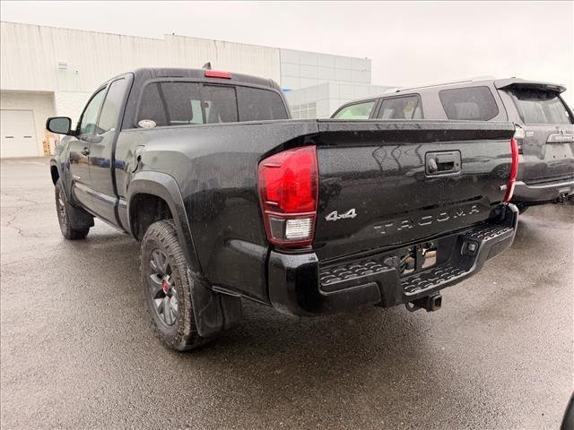Used 2022 Midnight Black Metallic Toyota SR5 V6 image 8