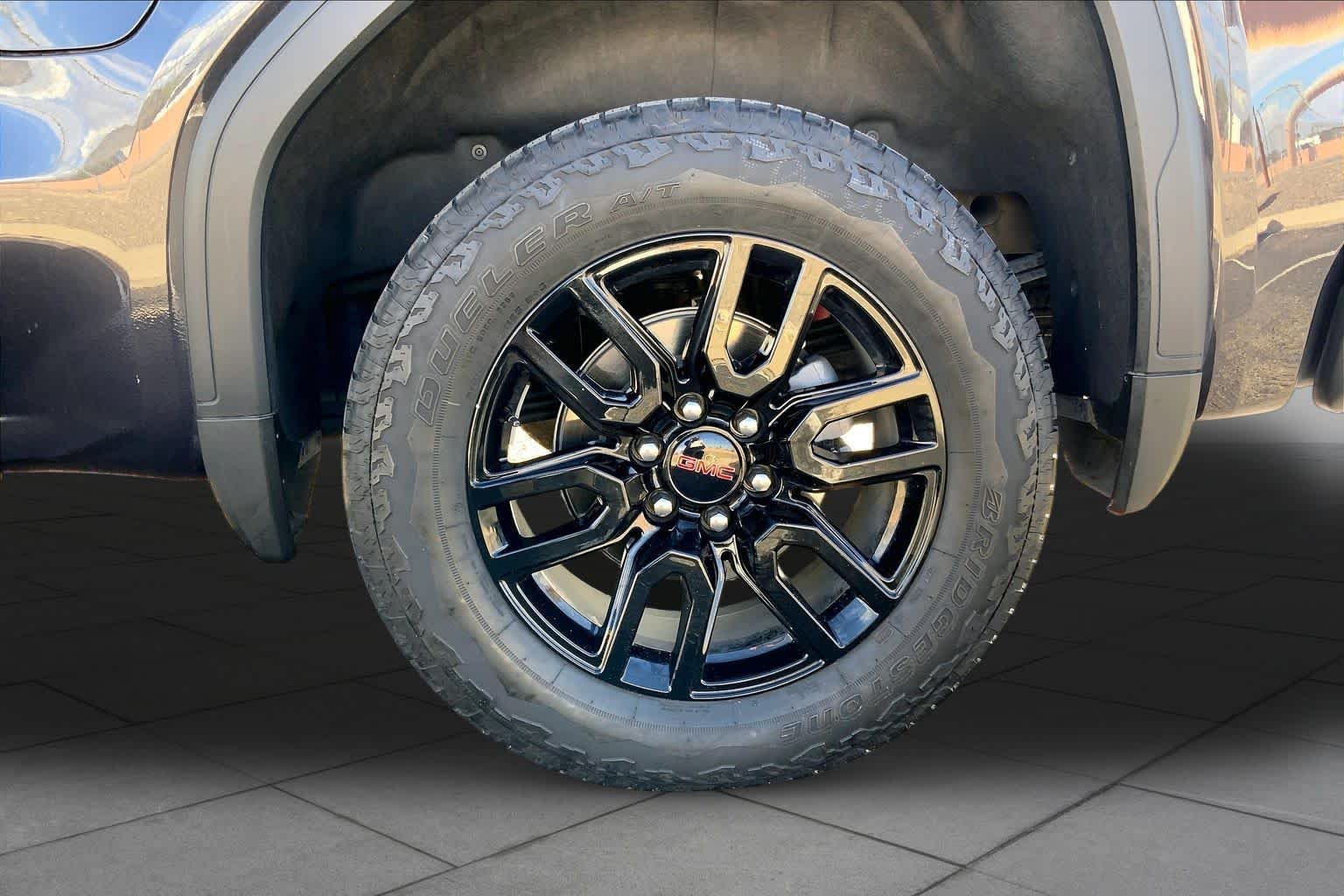 Used 2024 Titanium Rush Metallic GMC Elevation image 10
