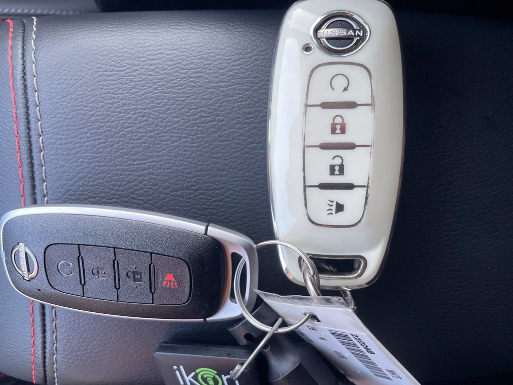 Used 2025 White Nissan SR image 21