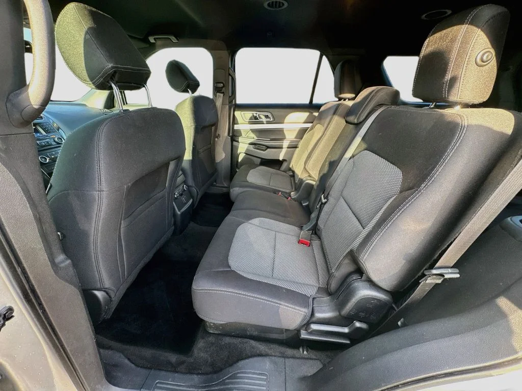 Used 2017 Silver Ford XLT image 27