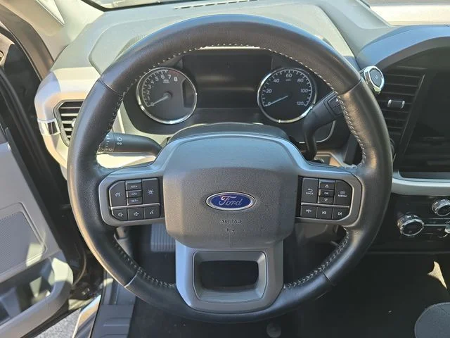 Used 2021 Agate Black Metallic Ford XLT image 25