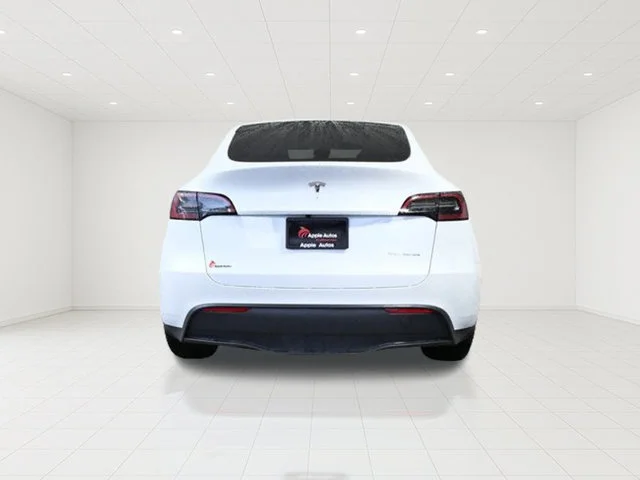 Used 2023  Tesla Long Range image 5