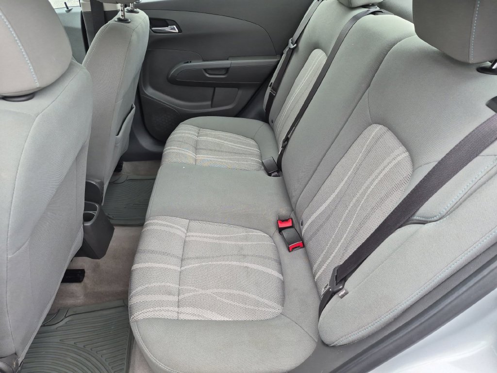 Used 2017 Silver Chevrolet LT image 26
