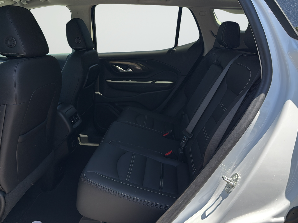 Used 2023 White GMC Denali image 17