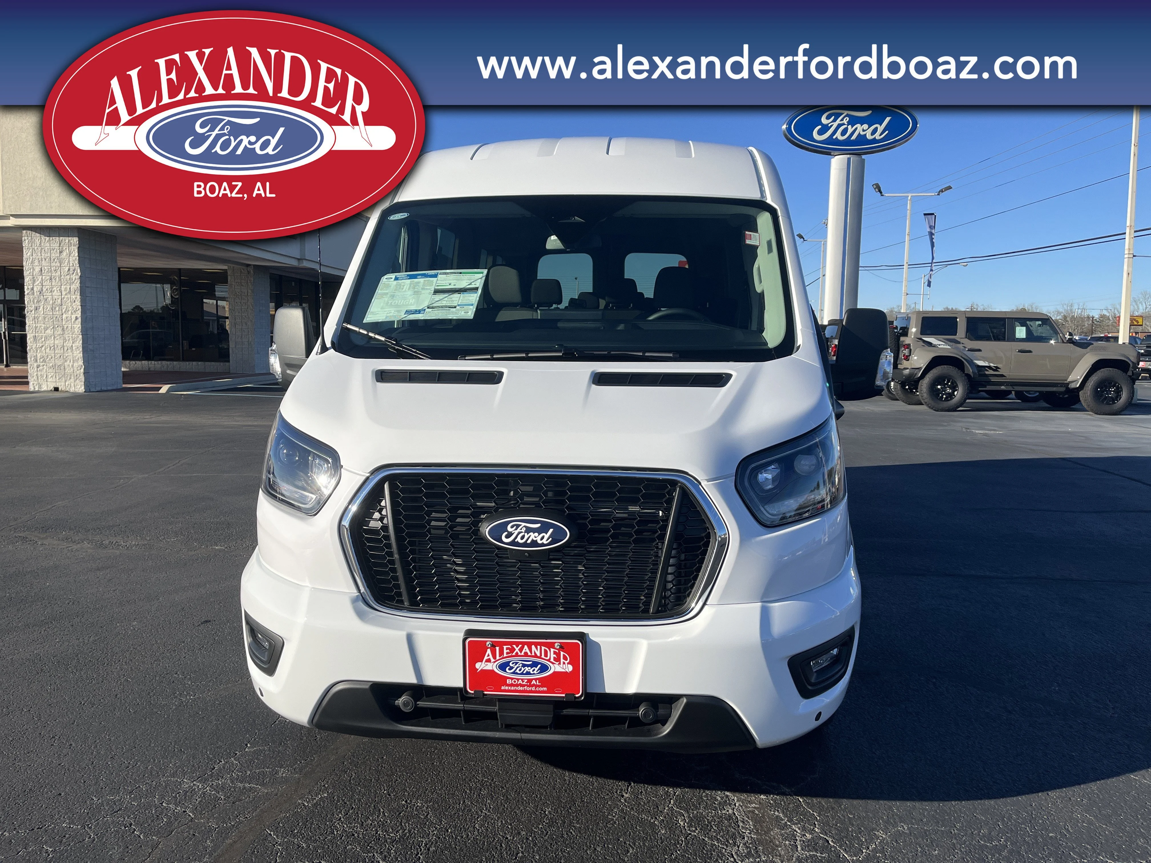 New 2026 Oxford White Ford Passenger Van XLT image 5