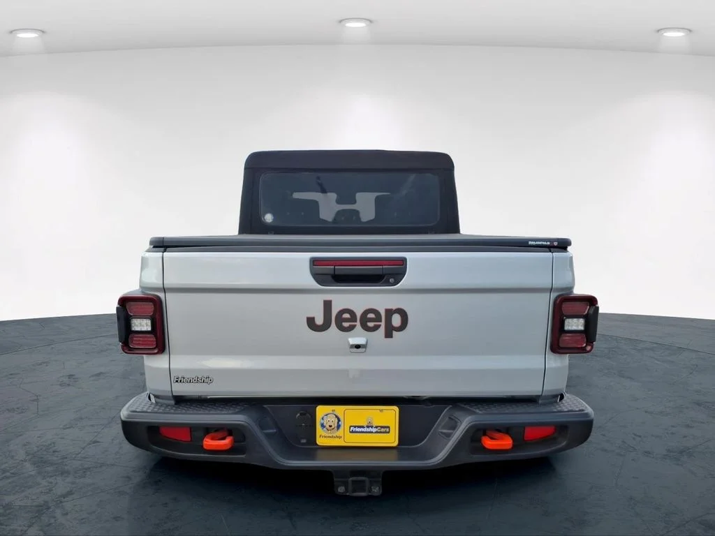 Used 2024 Silver Jeep Mojave image 10