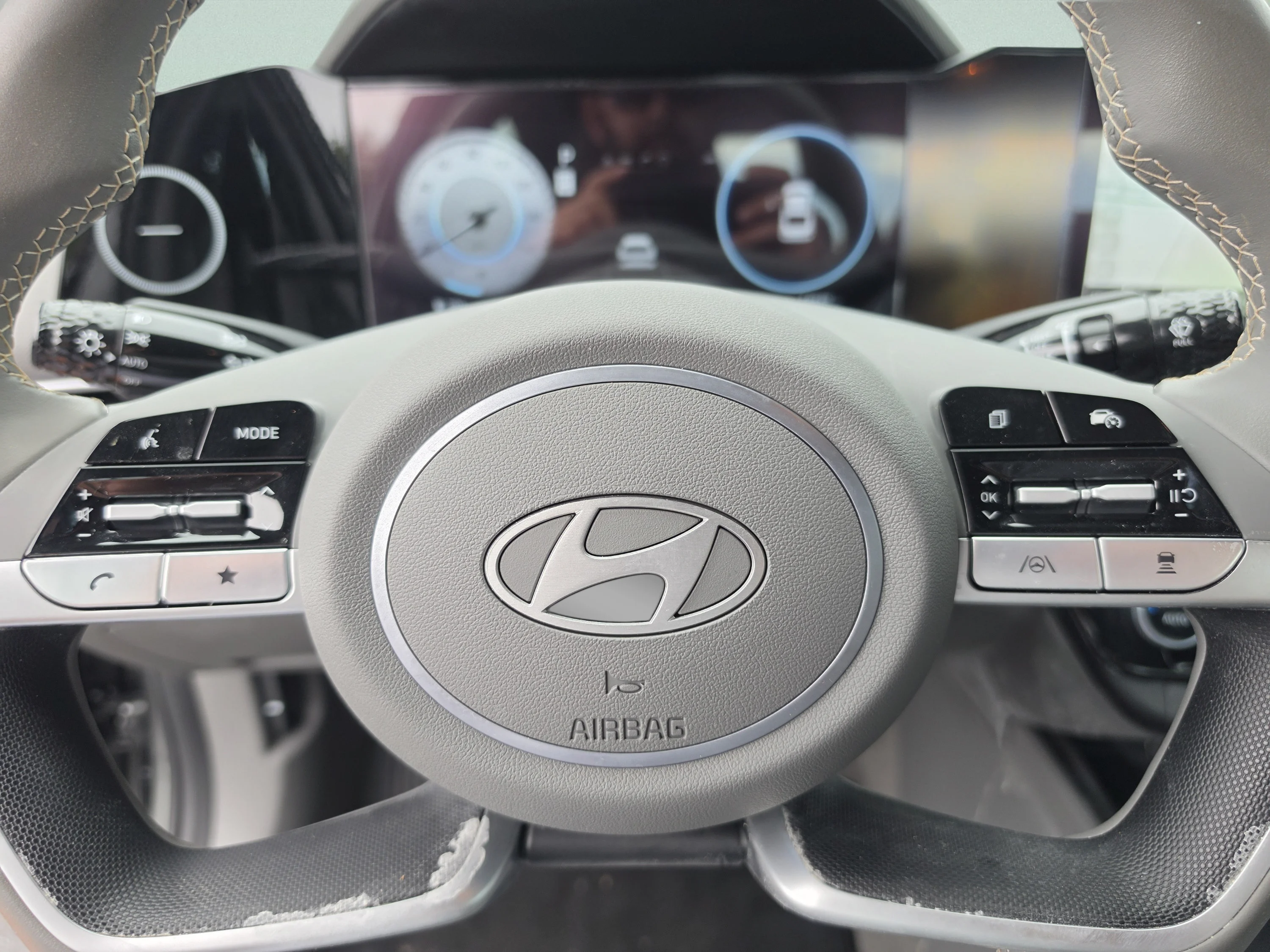 Used 2025 Amazon Gray Hyundai SEL Convenience image 34