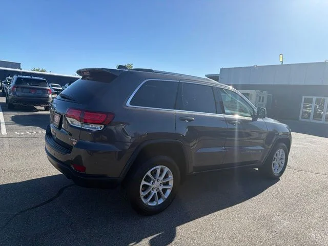 Used 2021 Gray Jeep Laredo E image 5