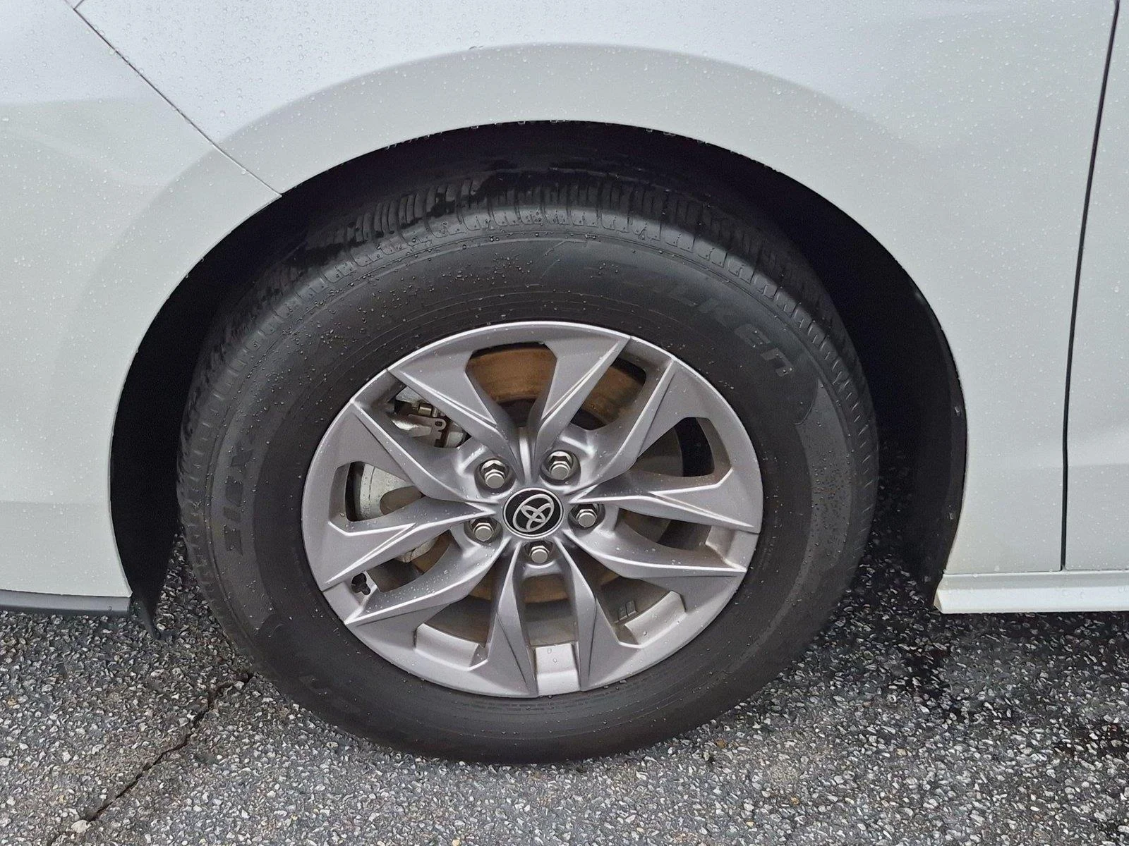 Used 2025 Wind Chill Pearl Toyota XLE image 10