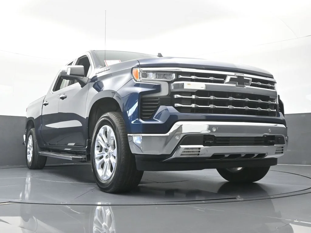 Used 2022 Northsky Blue Metallic Chevrolet LTZ image 69