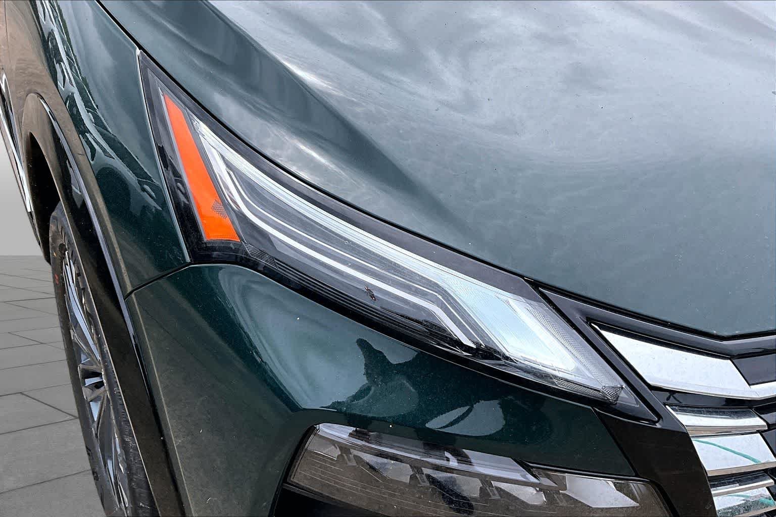 New 2026 Obsidian Green Nissan Platinum image 19