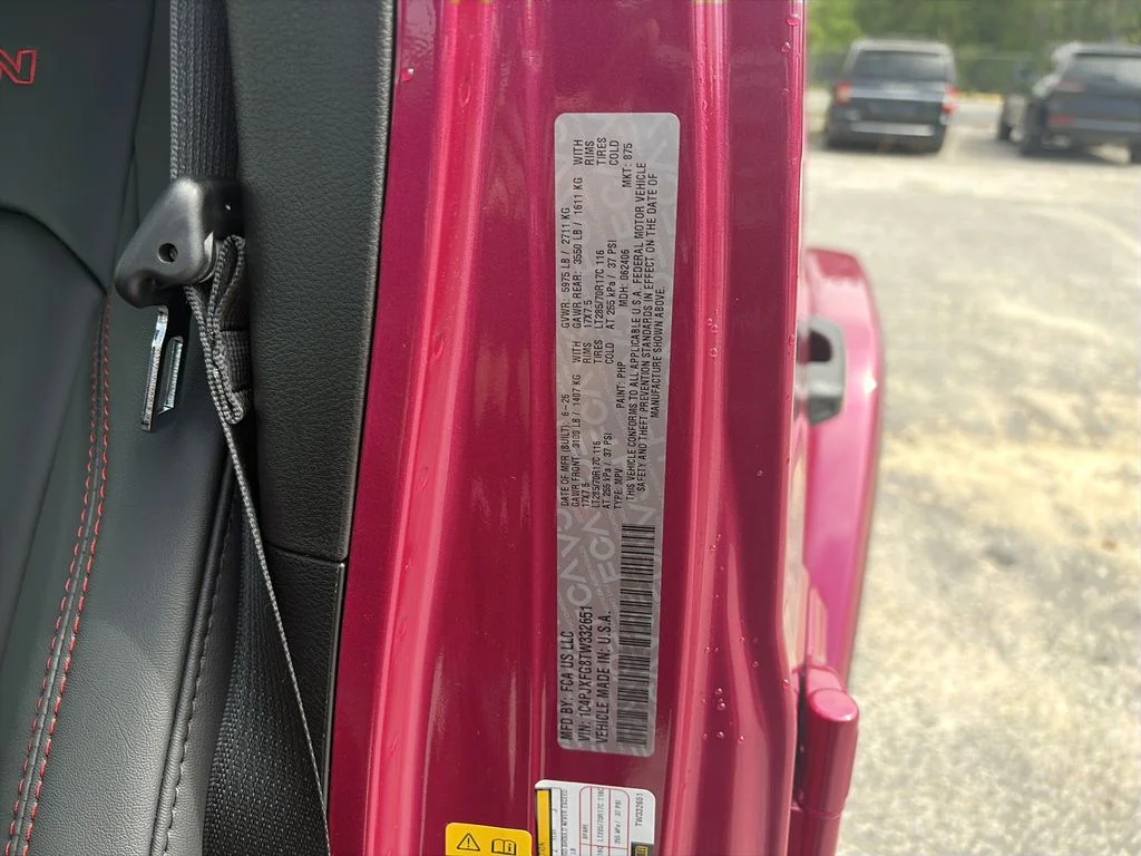 New 2026 Tuscadero Pearlcoat Jeep Rubicon image 36