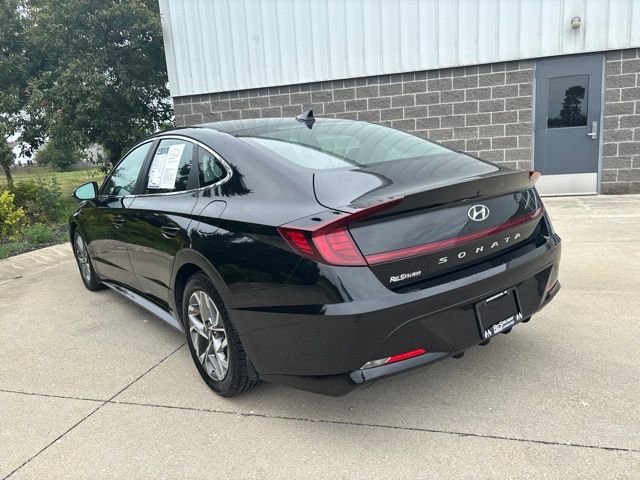 Used 2022 Phantom Black Hyundai SEL image 8