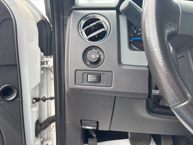 Used 2013 Oxford White Ford XLT image 17
